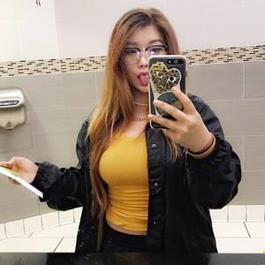 Meet your Posher, Angella